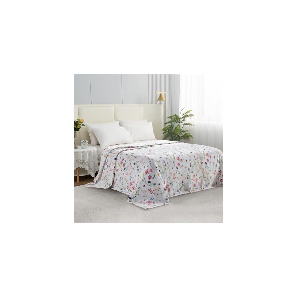 Ultra Soft Print Flannel Fleece Bed Blanket, Cozy-Fuzzy Lightweight Bedspread Coverlet, All Season Decorative Blanket for Couch, Sofa, Floral Design, Queen Size, Bloom